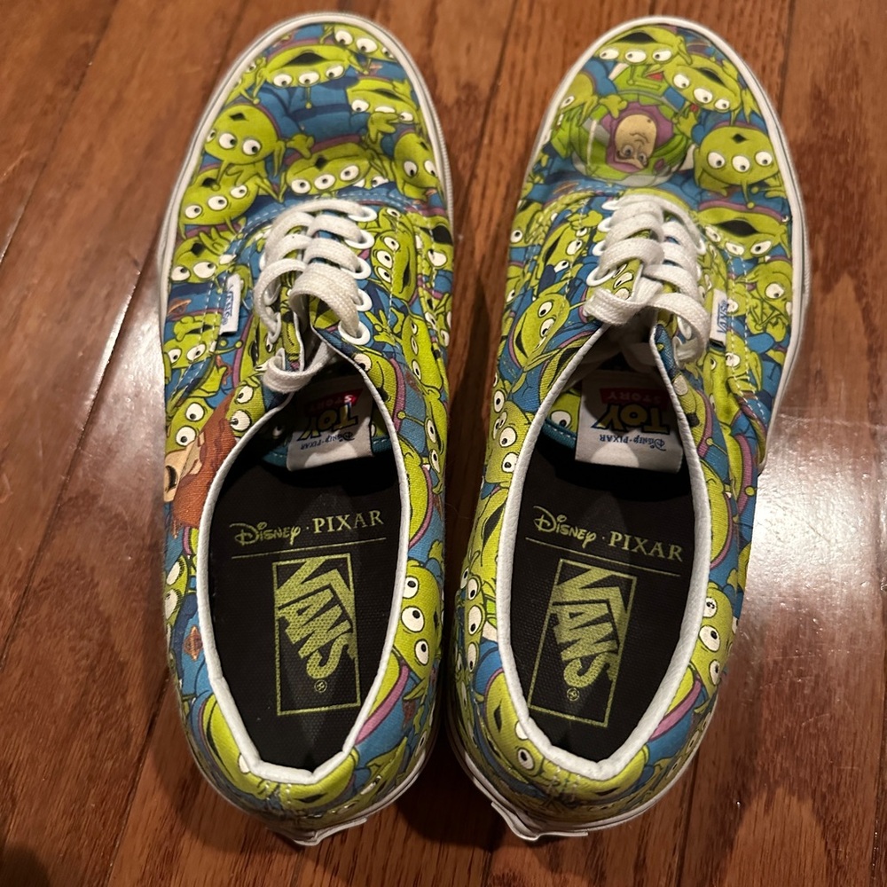 Rare Vans x Toy Story Glow in the Dark Alien Sneakers – Unisex Size W10.5/M9 - Picture 5 of 6